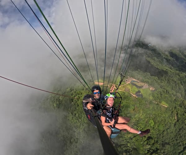 Whale Tail Paragliding