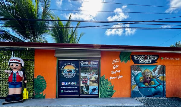 Roots2River White Water Rafting CR