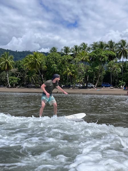DOMINICAL SURF SCHOOL