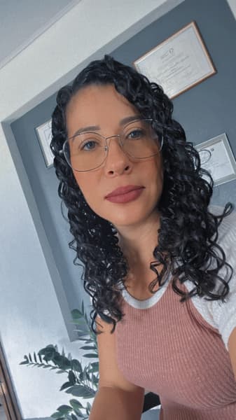 Abogada y Notaria Carolina Fernanda Arias Fallas