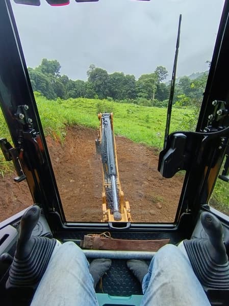 Tracktor y backhoe  services