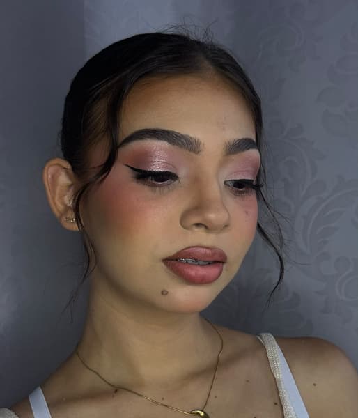 MAKE UP BY ALE